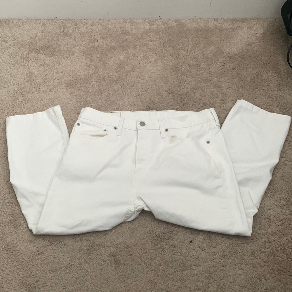 Mens white Levi’s, cut 510